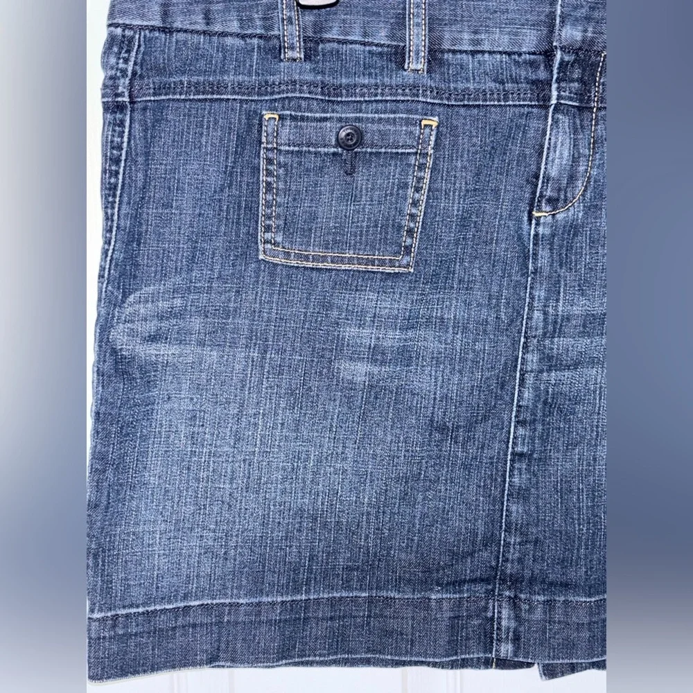 Tommy Hilfiger Denim Jean Mini Skirt Size 16 Dark Wash Classic Casual 5 Pocket - Picture 3 of 4